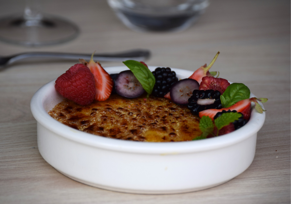 Créme Brulée & färska bär