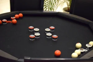 Bumperpool – klot, taktik och snabba matcher Bumperpool – strategiskt bordsspel med klot och hinder